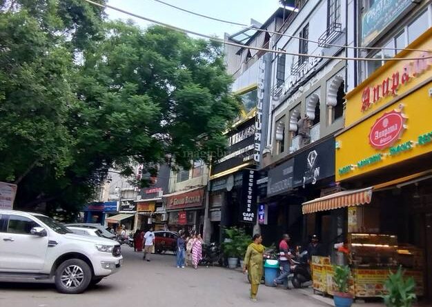 Taxi in Kailash Colony