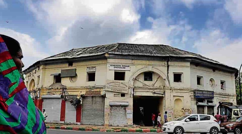 Taxi in Gole Market Delhi